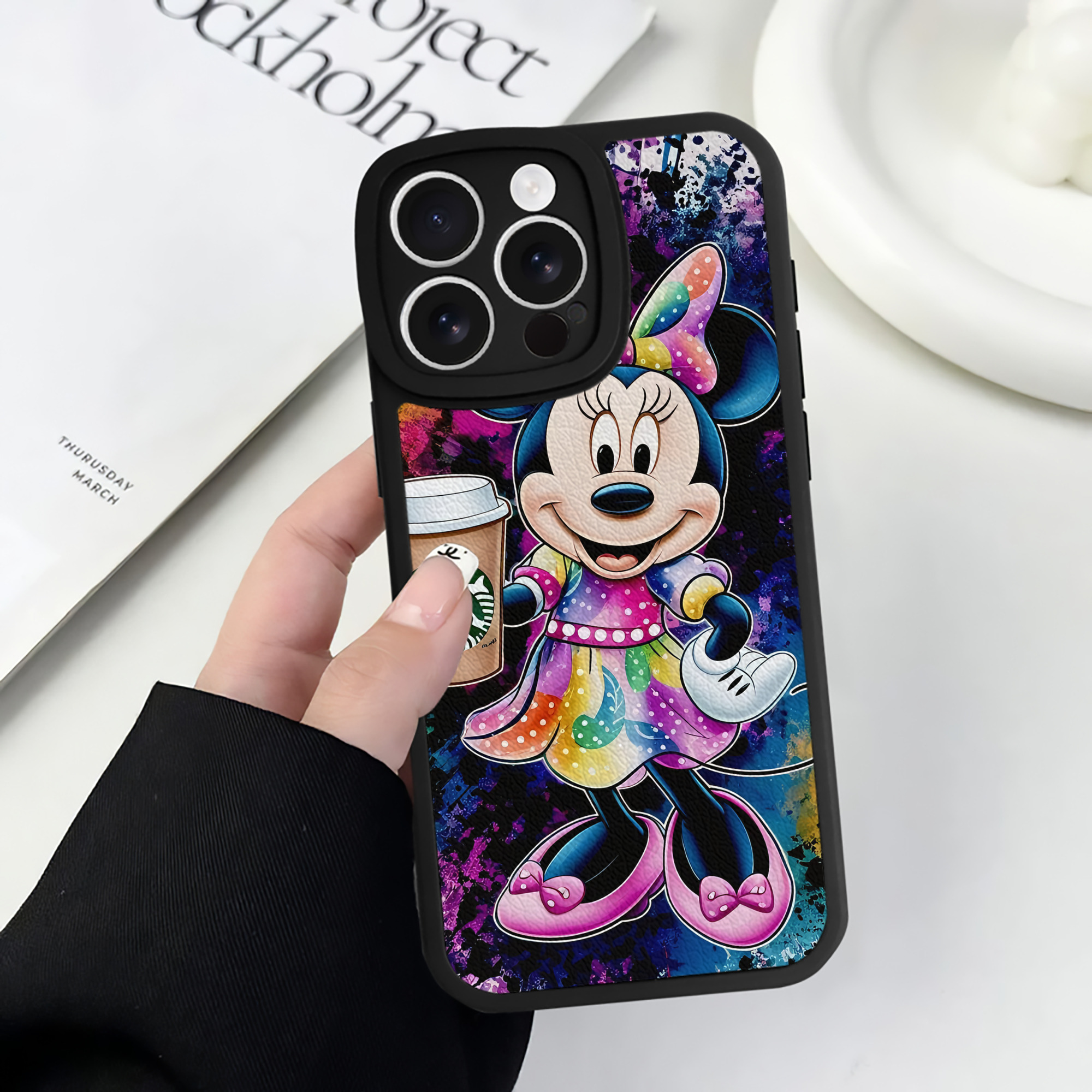 （画像用） ミッキーマウス Mickey Mouse 【iPhone 16シリーズ対応】シリコンスマホケース（レザー調） 材質：シリコン